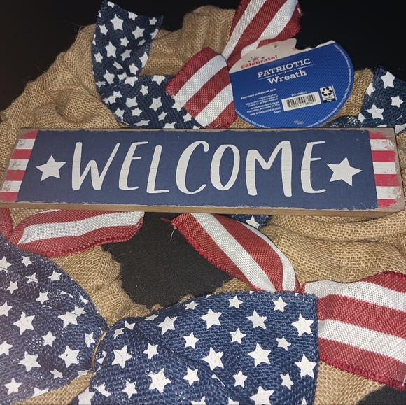 Patriotic 16" Wreath - Picture 2 of 4